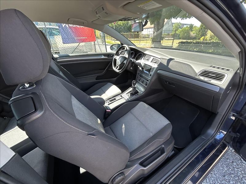 Volkswagen Golf 1,2 TSi  P+Z Senzory,Klimatiza - fotka 26 z 43