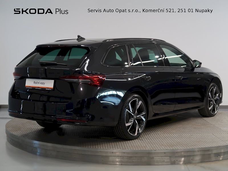 Škoda Octavia (2025) SPORTLINE 2.0TSI 150KW 4x4 DSG - fotka 2 z 40