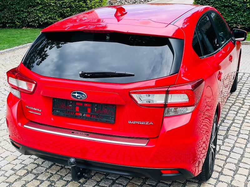 Subaru Impreza 2.0 4x4 AUT EXCLUSIVE SERVISKA - fotka 13 z 47