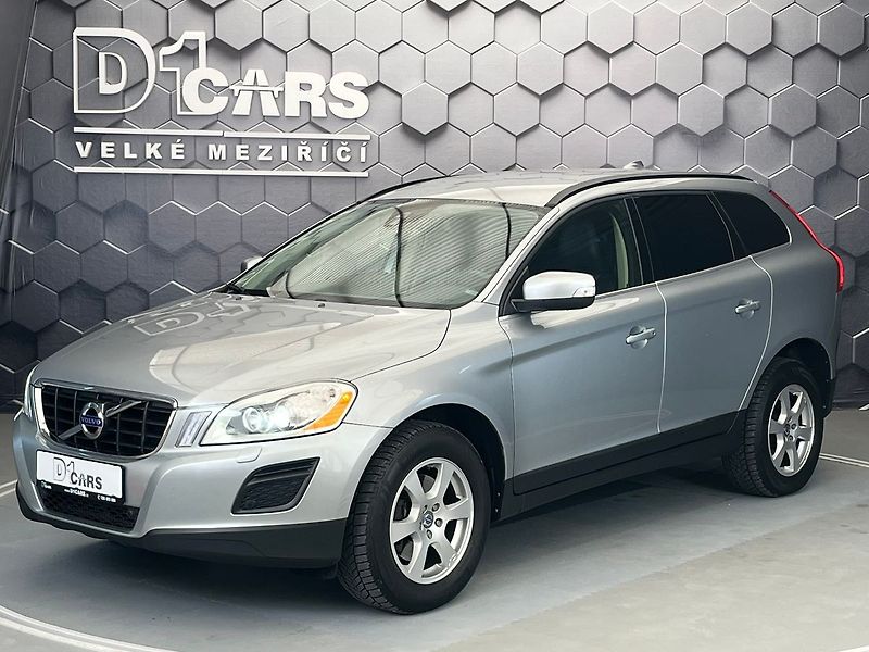 Volvo XC60 D3 MOMENTUM manuál - fotka 1 z 41