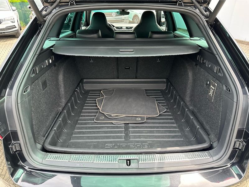 Škoda Superb Sportline 2.0 TDI DSG 4x4 - fotka 25 z 30