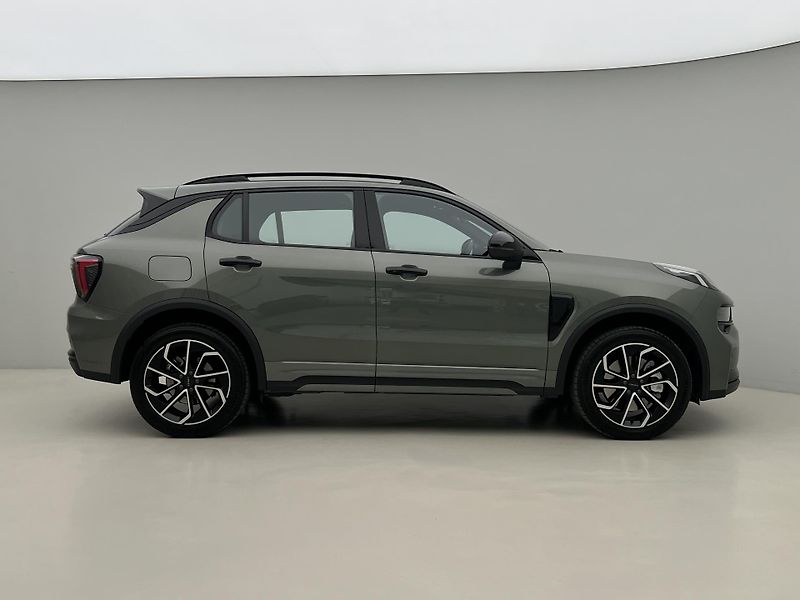 Lynk & Co 01 CORE PHEV AUT CZ 1.maj - fotka 9 z 48