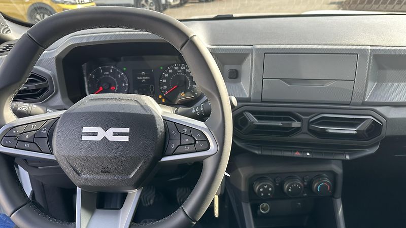 Dacia Duster (2026) Essential Eco-G 120 - fotka 13 z 16
