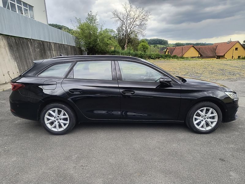 Seat Leon 1.0 eTSi AT 81KWNAVI/MATRIXLED - fotka 10 z 67