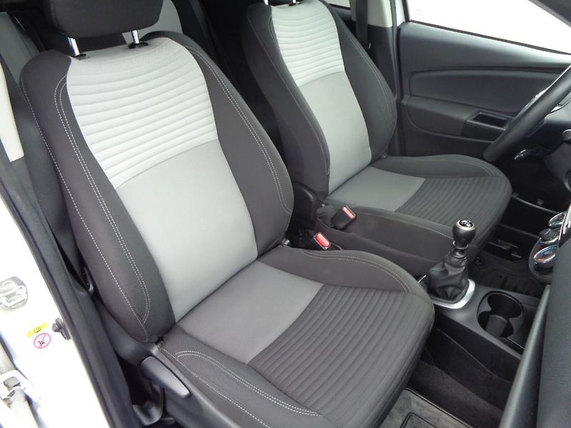 Toyota Yaris 1.5 VVT- i  82 kW - fotka 19 z 26