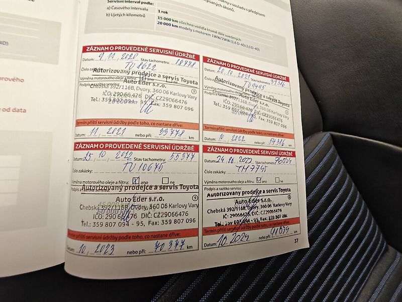 Toyota RAV4 2.5 Hybrid Selection 4WD - fotka 36 z 38