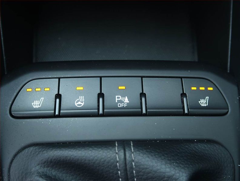 Kia Stonic (2024) 1.2 DPI, Serv.kniha, Tempomat - fotka 19 z 20