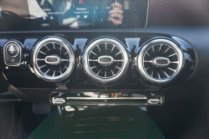 Mercedes-Benz Třídy A 1,3 A 180 sedan,CZ původ,1.maj - fotka 14 z 15