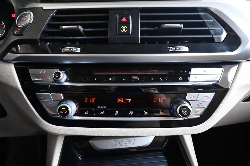BMW X3 xDrive30d - fotka 26 z 30
