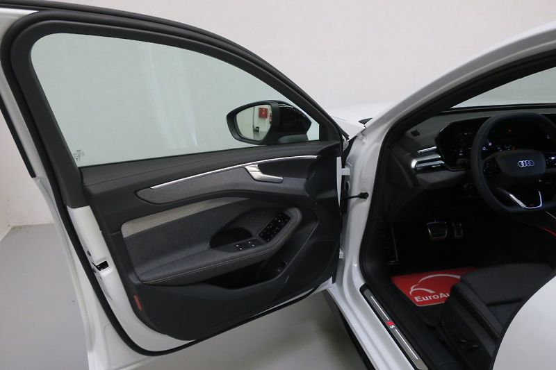 Audi A6 (2026) Avant 2,0TDI Quatt. S-t. S lin - fotka 9 z 50