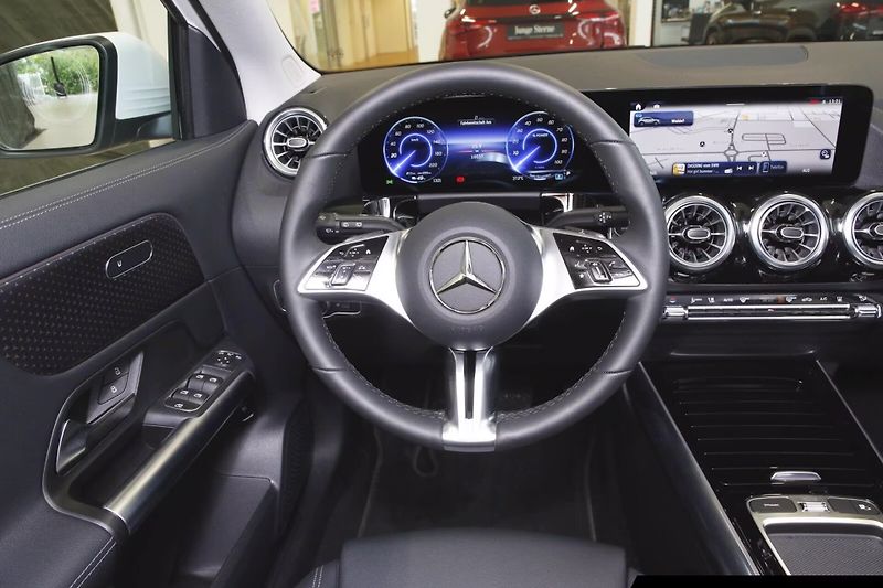 Mercedes-Benz EQA 300 4M Progressive Distronic - fotka 10 z 13