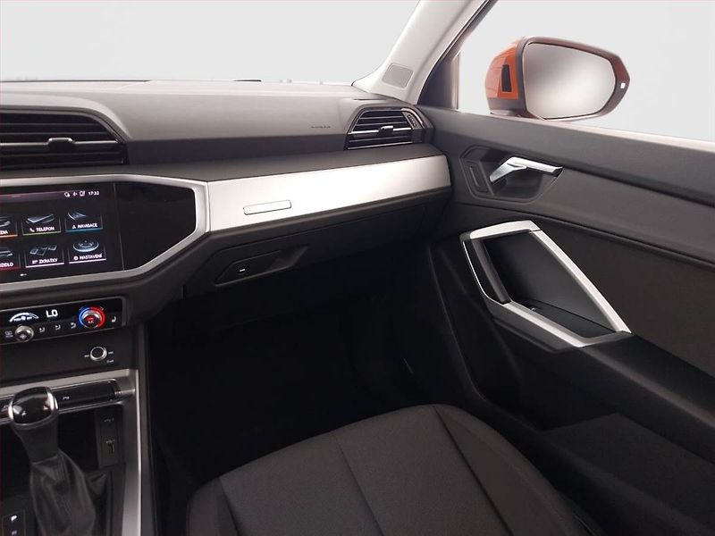 Audi Q3 (2020) basis 35 TFSI - fotka 8 z 26