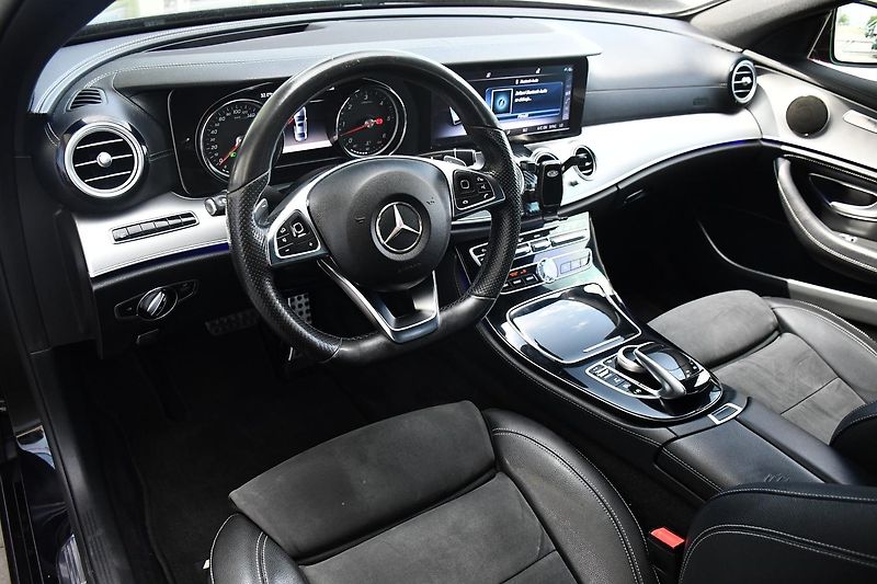 Mercedes-Benz Třídy E 350D AMG K360° HEAD-UP - fotka 9 z 51