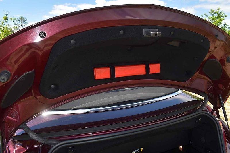 Opel Cascada se hodí třeba na výjižďky k vodě.