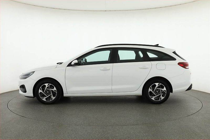 Hyundai i30 (2024) 1.0 T-GDI, ČR,1.maj - fotka 3 z 21