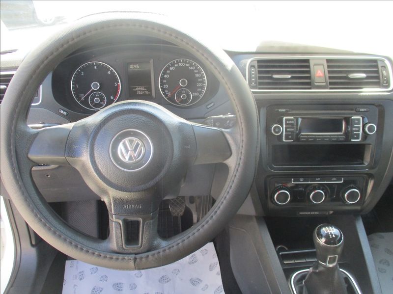 Volkswagen Jetta 1,6 TDI,klima,servis,1.maj,CZ, - fotka 14 z 32
