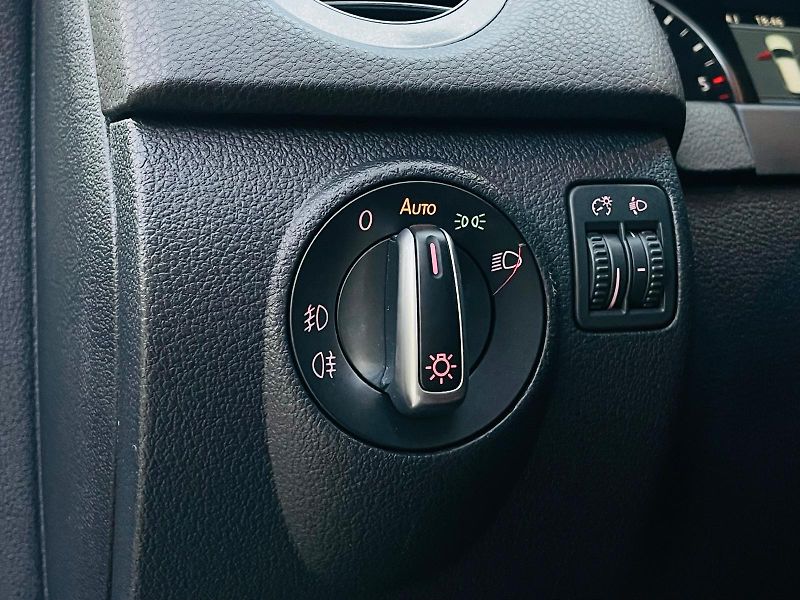 Volkswagen Tiguan 2.0TDI MANUÁL SENZORY 1MAJITEL - fotka 39 z 49