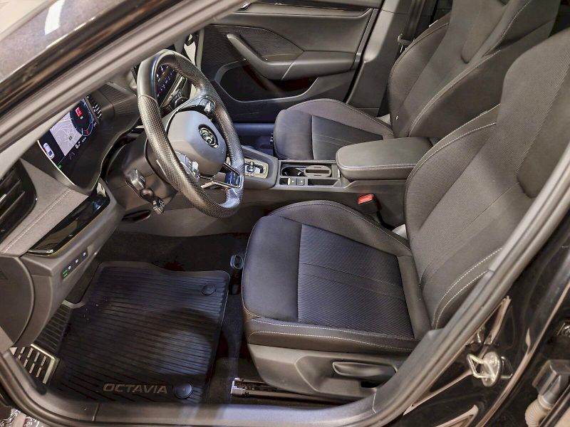 Škoda Octavia (2022) 2.0 TDI 110 kW DSG Sportline - fotka 22 z 31