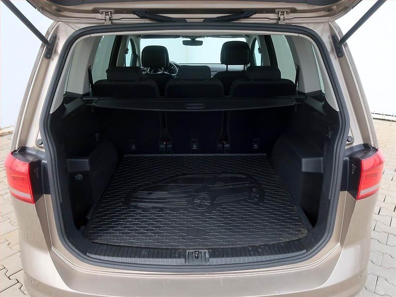 Volkswagen Touran (2017) 1.4 TSI, Tempomat - fotka 13 z 16