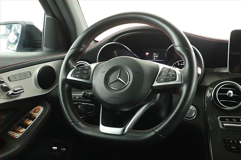 Mercedes-Benz GLC (2018) 43 AMG - fotka 18 z 21