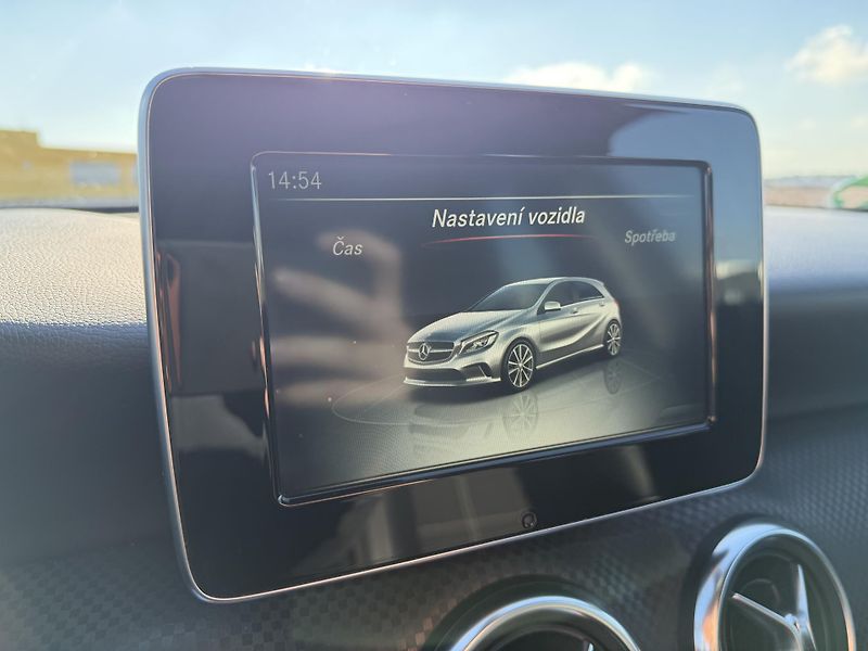 Mercedes-Benz Třídy A 180i SPORT LED NAVI SERVISKA - fotka 24 z 37