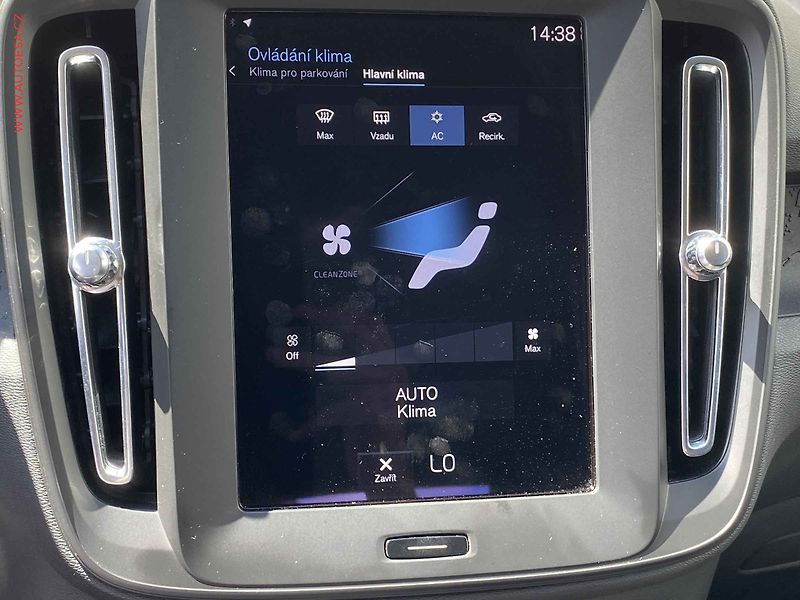 Volvo XC40 (2021) 1.5i, ČR, Momentum, AT, LED - fotka 17 z 17