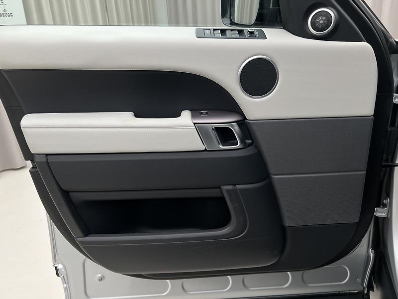Land Rover Range Rover Sport 3.0 TDV6 HSE AWD AUT - fotka 7 z 37