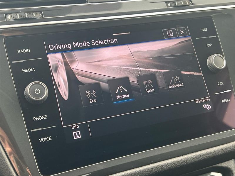 Volkswagen Tiguan Allspace 2,0 TDi 110 kW 7DSG ELEGANCE 7 - fotka 24 z 29
