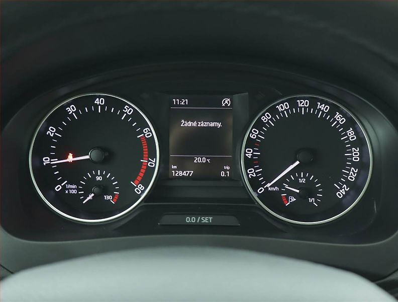 Škoda Rapid (2015) Spaceback 1.2 TSI - fotka 11 z 14