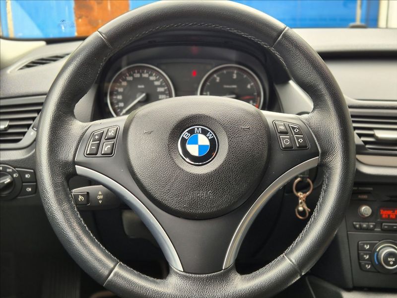 BMW X1 xDrive 20d AT*nove ROZVODY - fotka 15 z 25