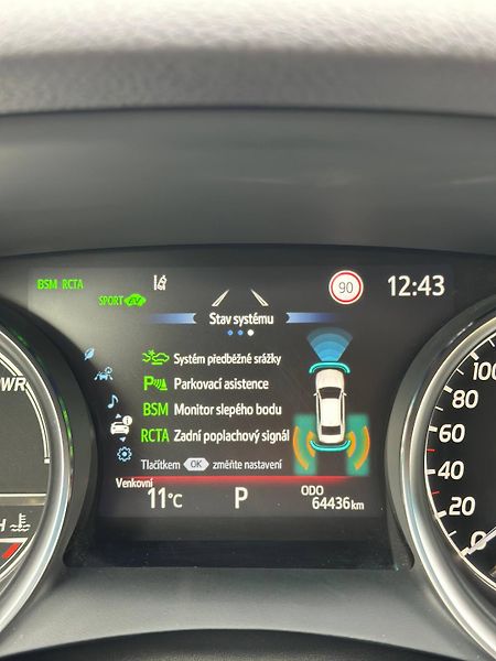 Toyota Camry (2021) 2.5 HEV EXECUTIVE AUTOMAT - fotka 34 z 37