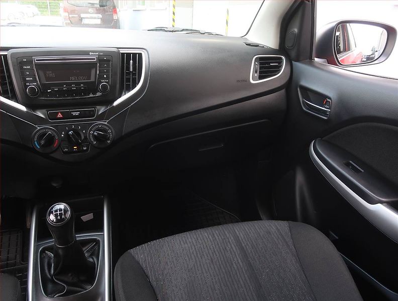 Suzuki Baleno (2017) 1.2 DualJet, Serv.kniha - fotka 8 z 16