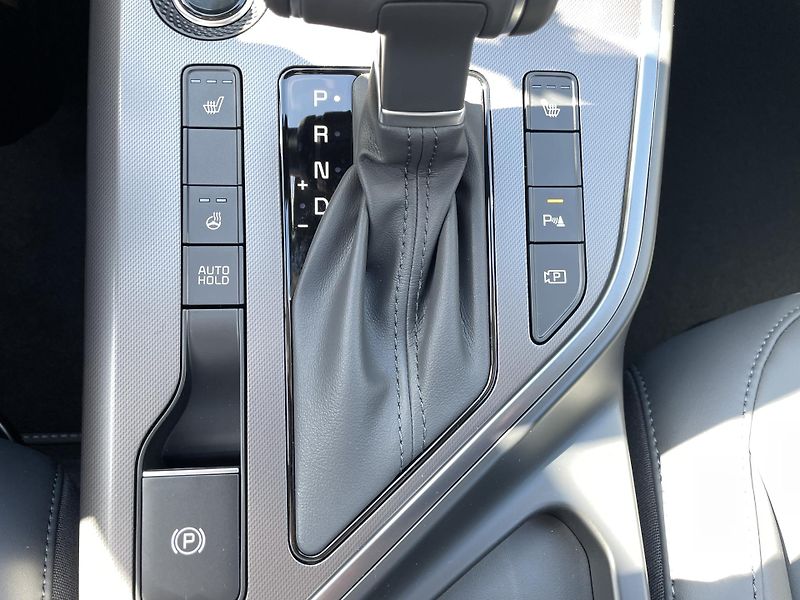 Kia Niro (2026) 1,6 HEV 6DCT STYLE 2027 - fotka 21 z 28