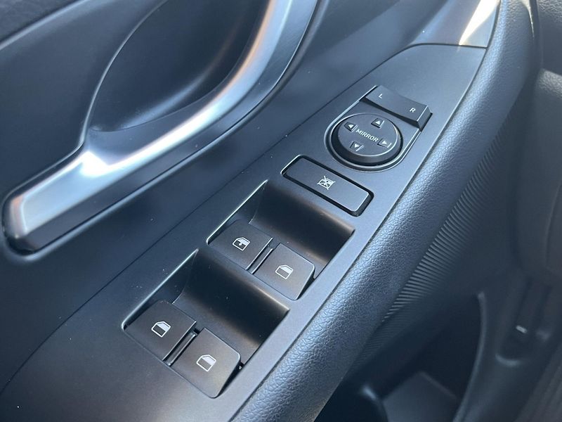 Hyundai i30 (2018) TRIKOLOR COMFORT 1.0 T-GDi 88k - fotka 12 z 22