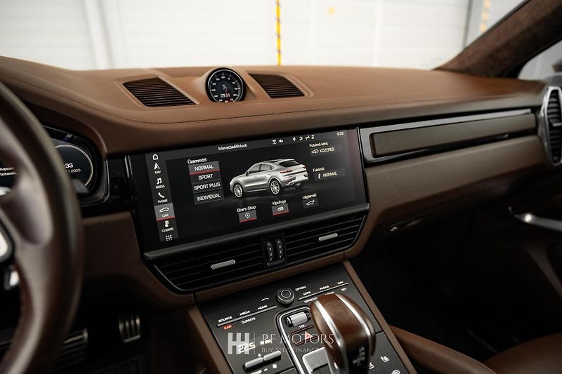 Porsche Cayenne (2020) Coupé Turbo 404kW - fotka 47 z 56