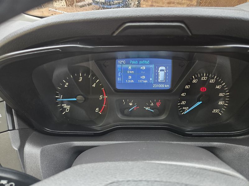 Ford Transit (2015) 2.2TDCI 114kW L2H3 - fotka 28 z 33