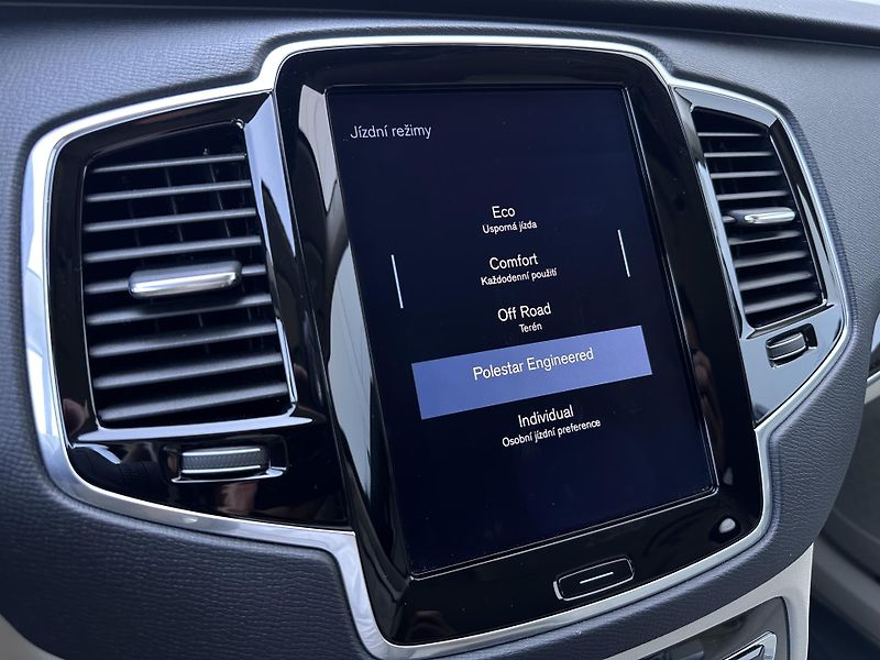 Volvo XC90 D5 AWD Inscription Polestar - fotka 20 z 29