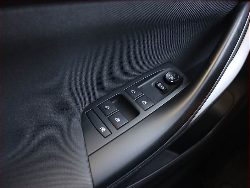 Opel Astra (2017) 1.6 CDTI, Serv.kniha, Tempomat - fotka 13 z 16