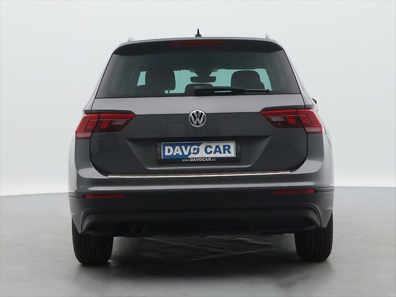 Volkswagen Tiguan 1,4 TSI 110kW DSG LED 1.Maj. - fotka 6 z 35