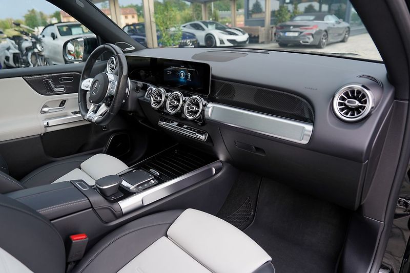 Mercedes-Benz GLB 35 AMG 4Matic/310 PS/ČR - fotka 28 z 49