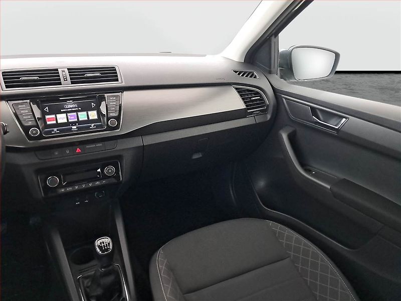 Škoda Fabia (2018) Style 1.0 TSI, Park. senzory - fotka 8 z 19