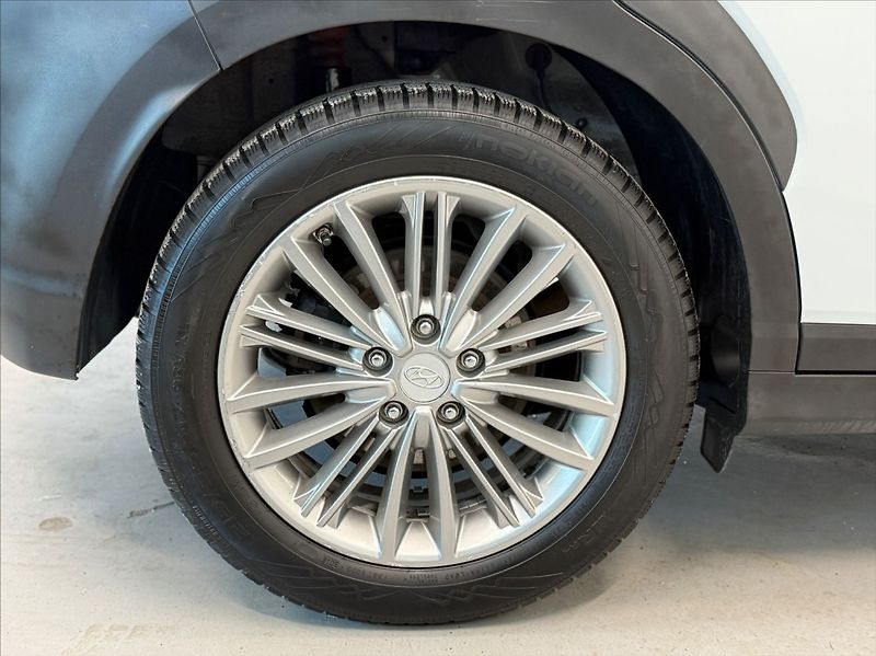 Hyundai Kona 1,6 T-GDI COMFORT 4X4 AT - fotka 17 z 18