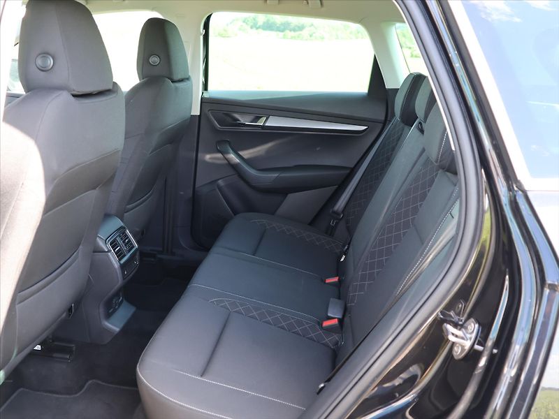 Škoda Karoq 1,0 TSI Soleil LED 1.Majitel - fotka 12 z 27