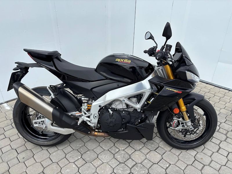 Aprilia Tuono V4 1100 Factory - fotka 2 z 10