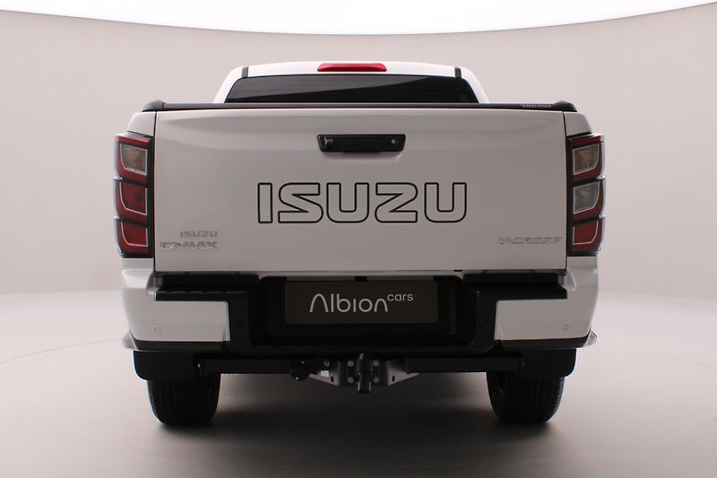 Isuzu D-Max (2025) Double Cab 1,9 V-Cross 4x4 AUT - fotka 4 z 34