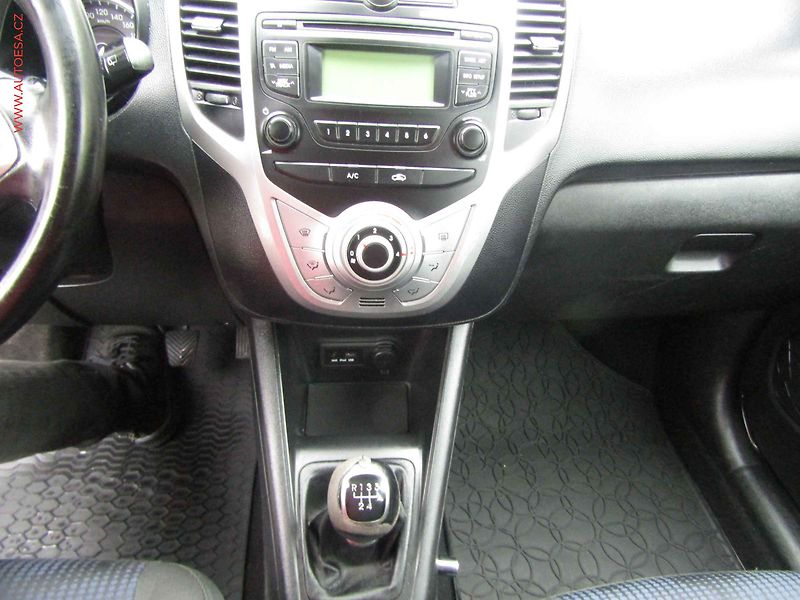 Hyundai ix20 (2015) 1.4 CVVT, ČR, AC, TZ - fotka 13 z 16