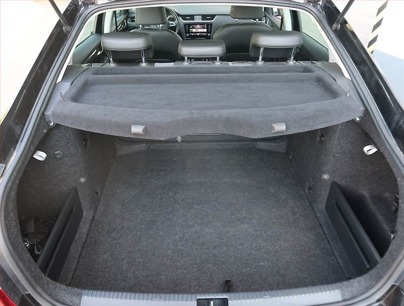 Škoda Octavia (2019) Style 1.6 TDI, ČR,1.maj - fotka 13 z 17
