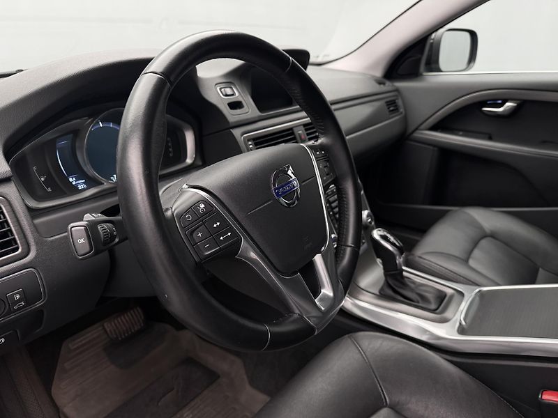 Volvo XC70 D4 AWD SUMMUM AUT        - fotka 22 z 48