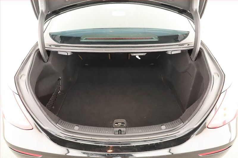 Mercedes-Benz Třídy E (2018) E 220 d, Automat, Kůže, Navi - fotka 17 z 18