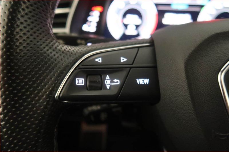 Audi Q7 (2022) 50 TDI - fotka 19 z 20